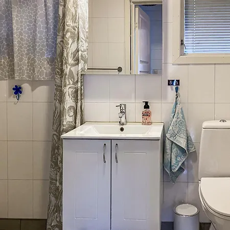 Holiday home Gorgeous In Hareid With Kitchen