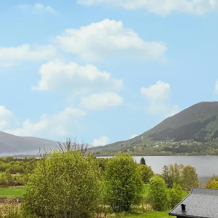 Gorgeous In Hareid With Kitchen Holiday home Ulsteinvik