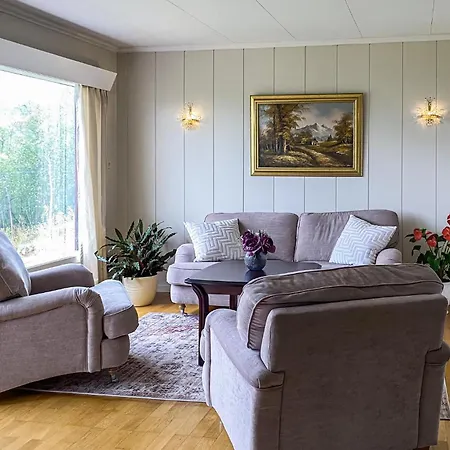 Holiday home Gorgeous In Hareid With Kitchen
