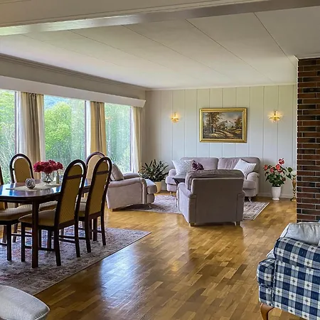 3 Bedroom Gorgeous In Hareid * Ulsteinvik