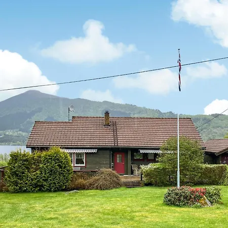 Gorgeous In Hareid With Kitchen Holiday home
